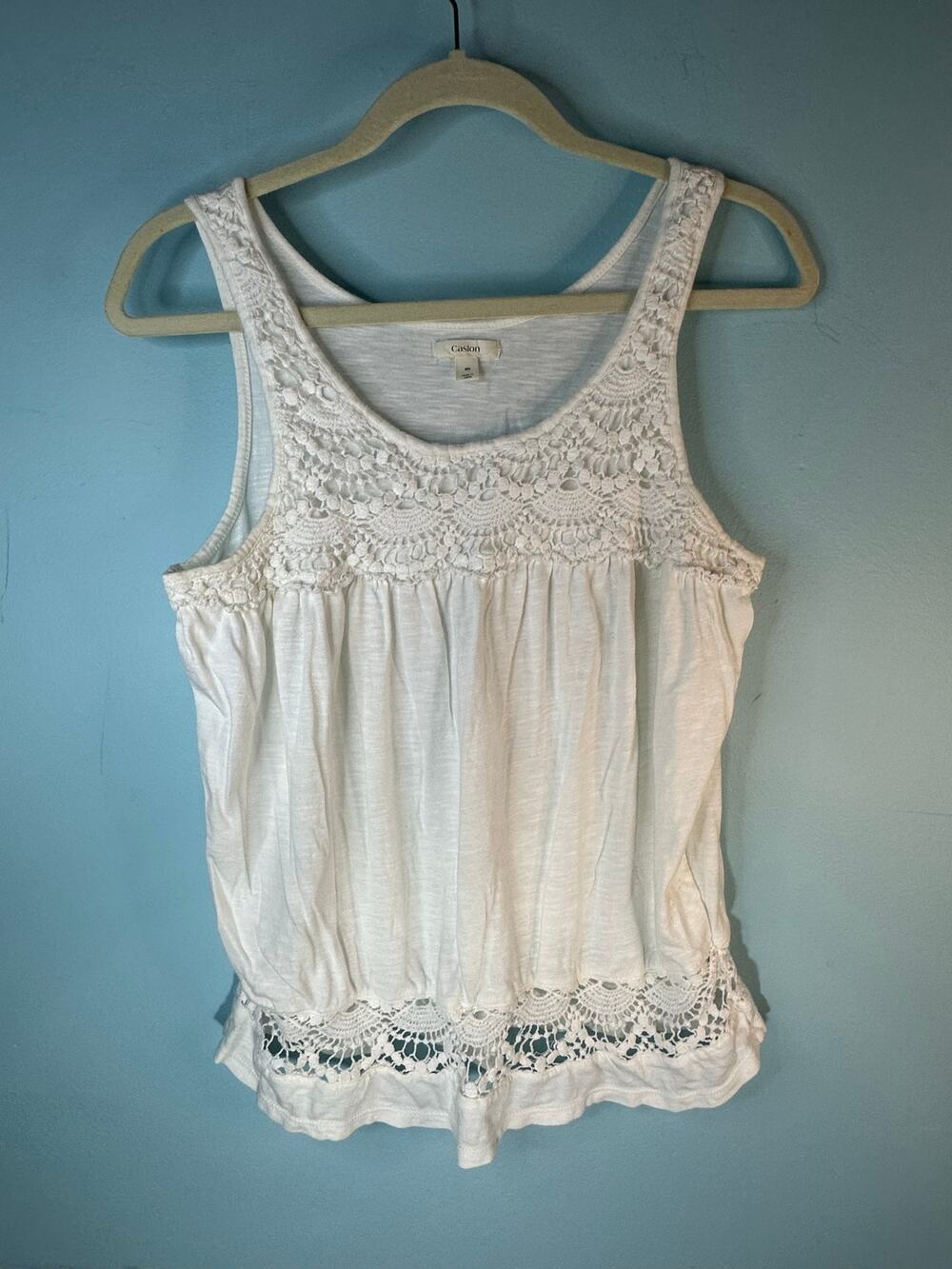 Caslon Women's white embroidered lace trim tank blouse Size Medium
